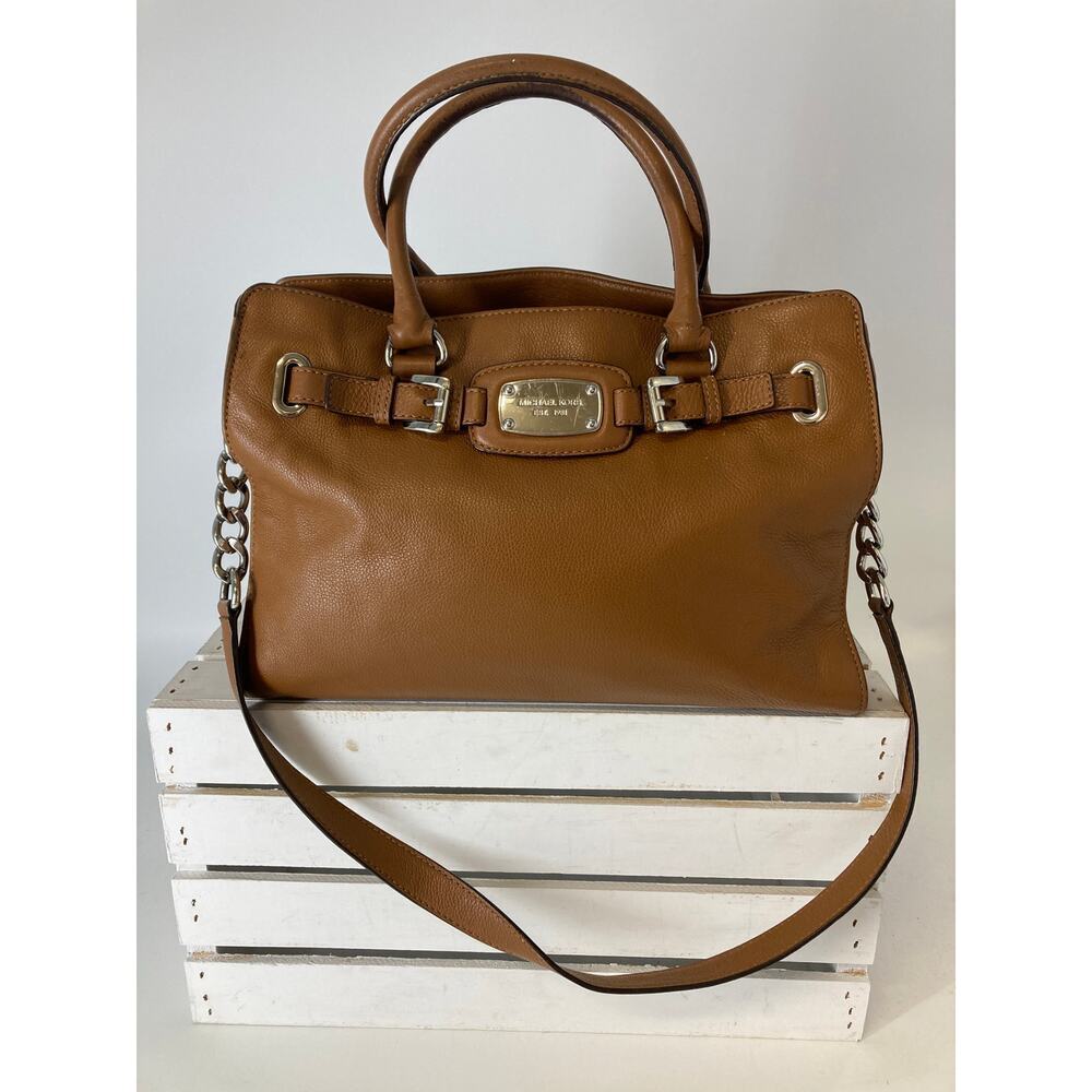 MICHAEL KORS, LARGE BROWN PEBBLED LEATHER SHOULDER BAG (ASIS)